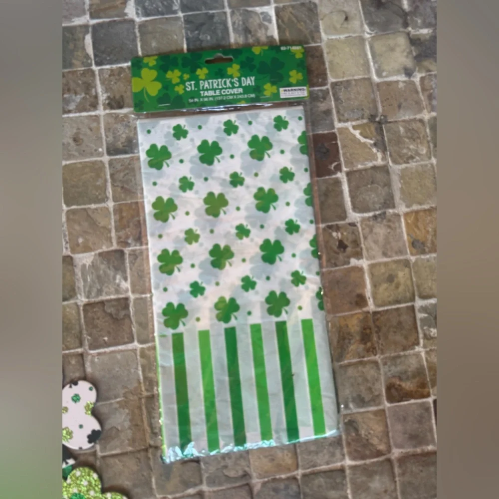 St. Patrick's Day Party Decoration Set - Green and Gold